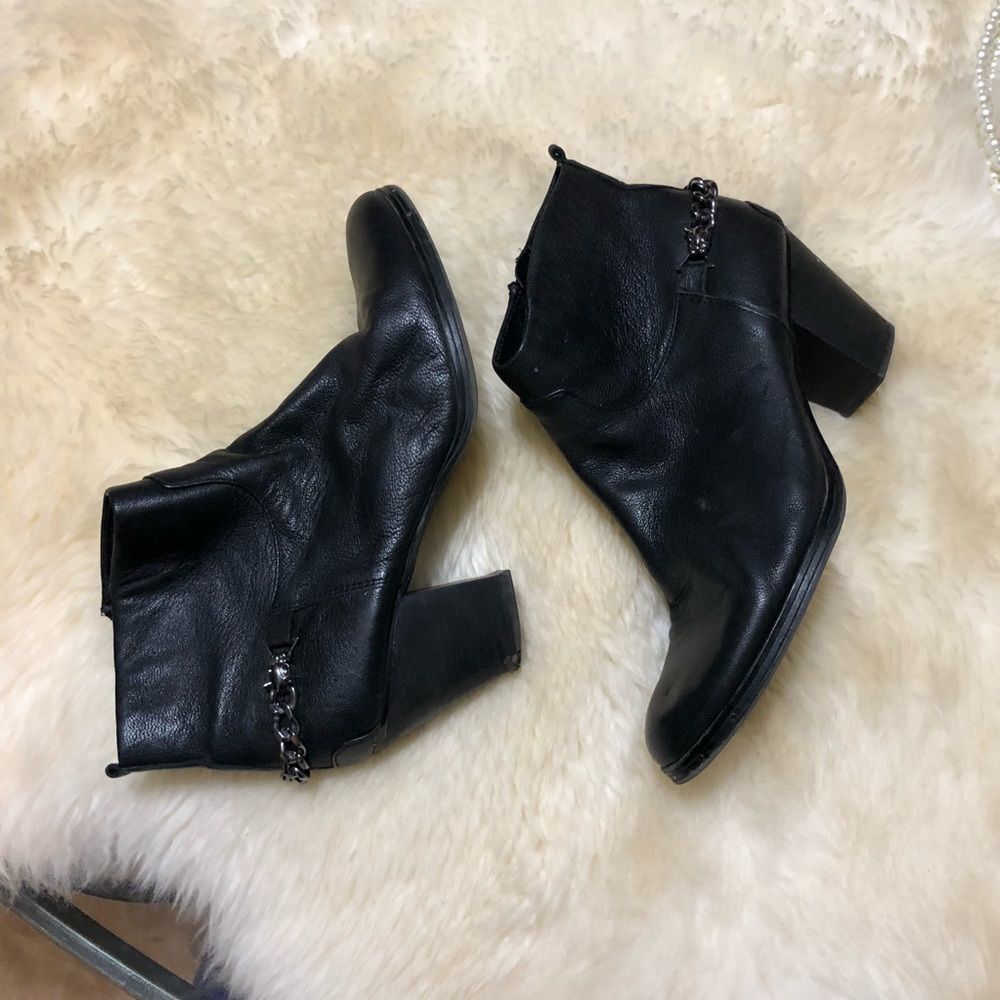 Circo booties